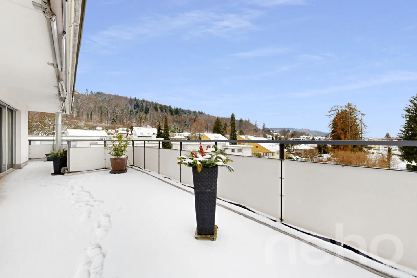 «Sonniges Attika-Juwel Direkter Liftzugang, Cheminée & Panoramasicht» - Foto 2 von 11