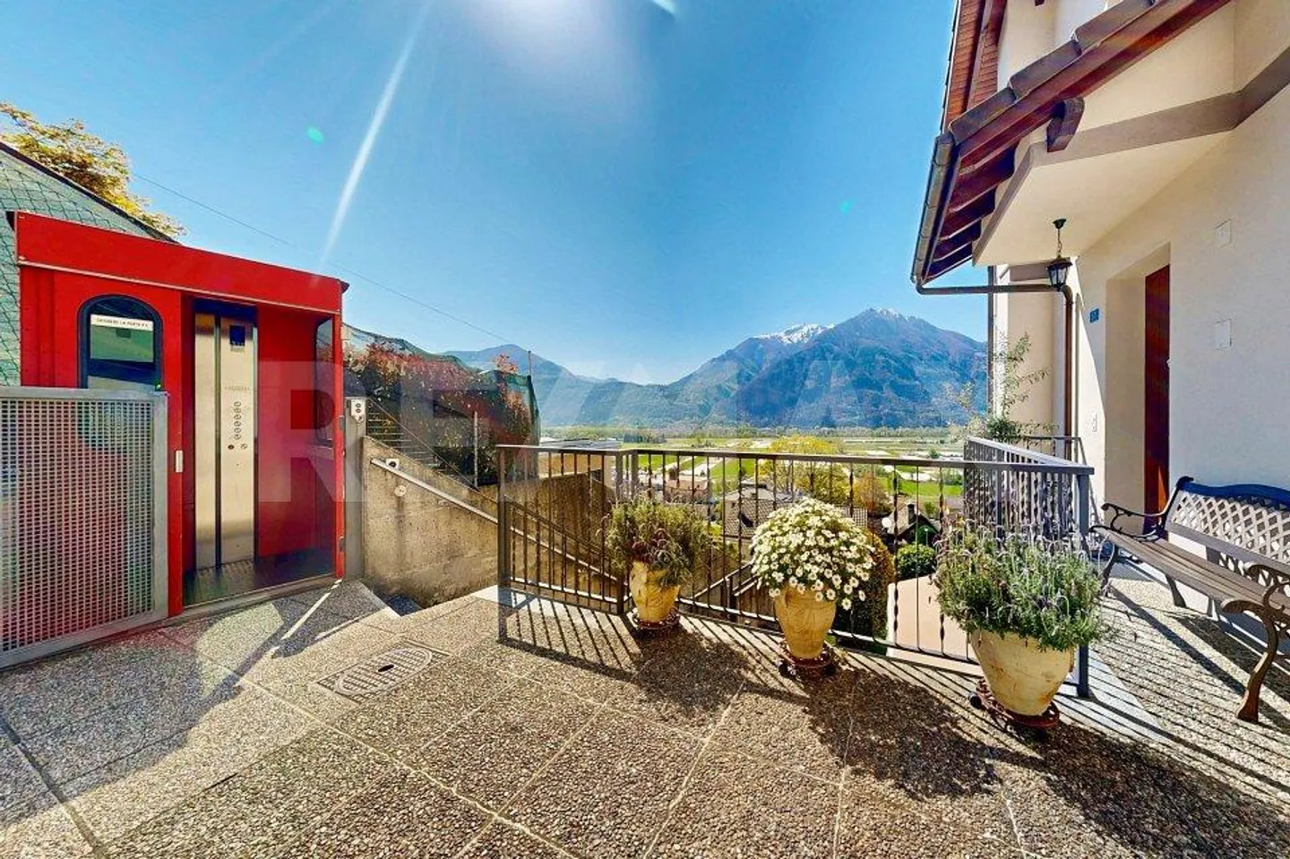 Maison de 7,5 pièces avec vue sur le lac - Photo 6 sur 13