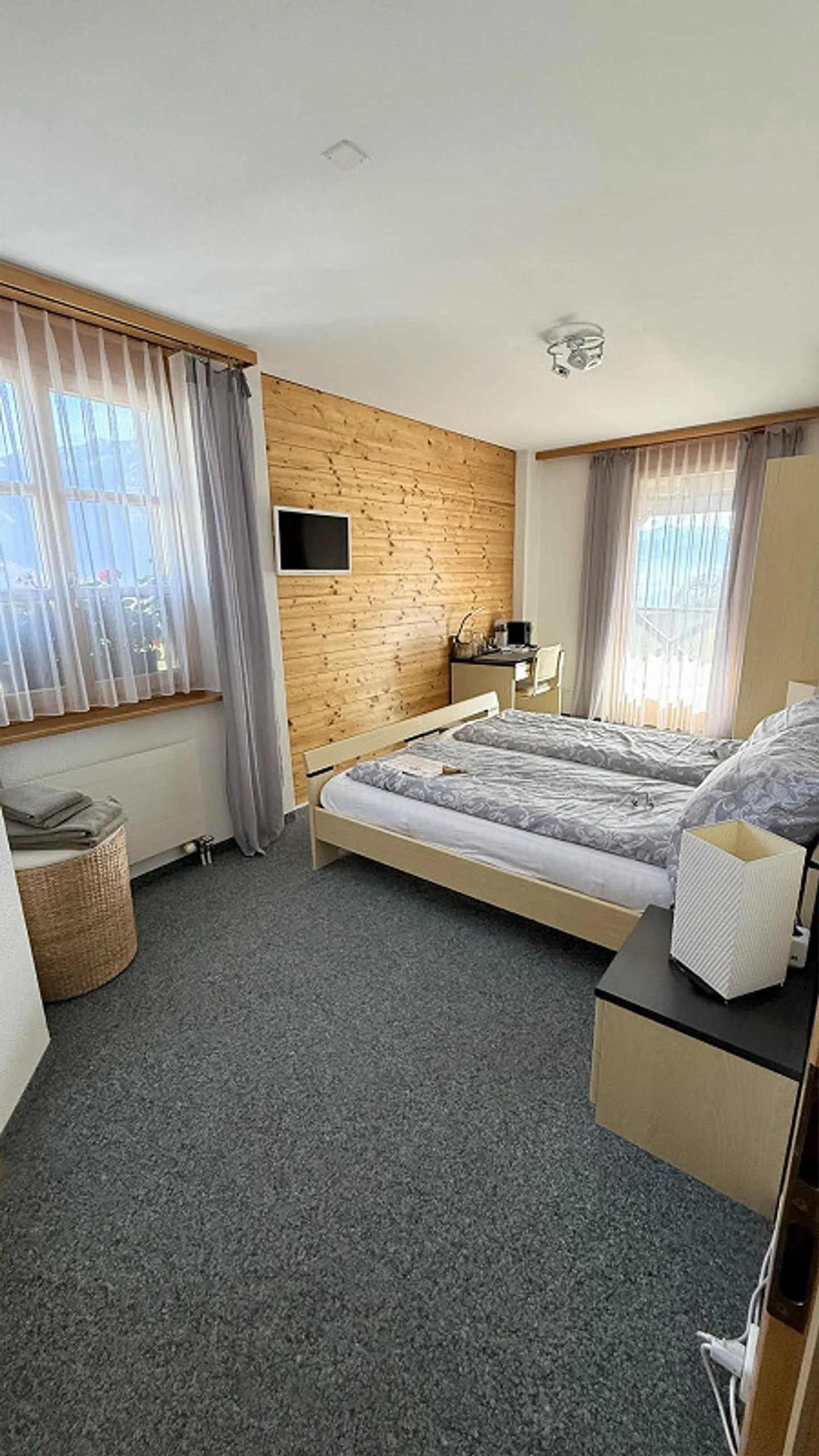 Camera mensile flessibile con servizio e bella vista - Foto 7 di 11