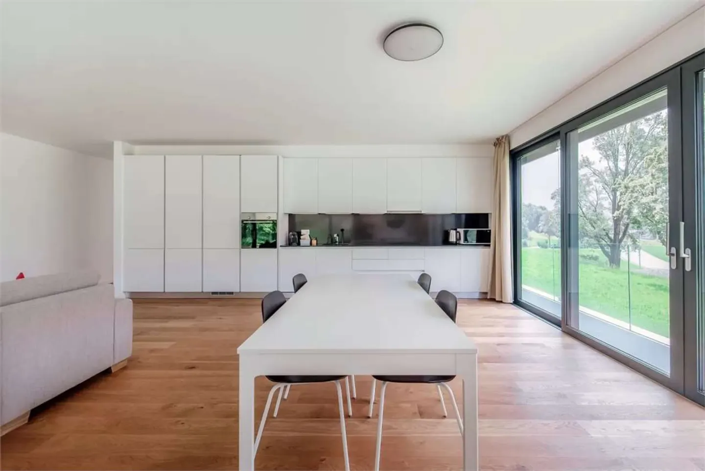 Appartement spacieux avec jardin - Photo 10 sur 15