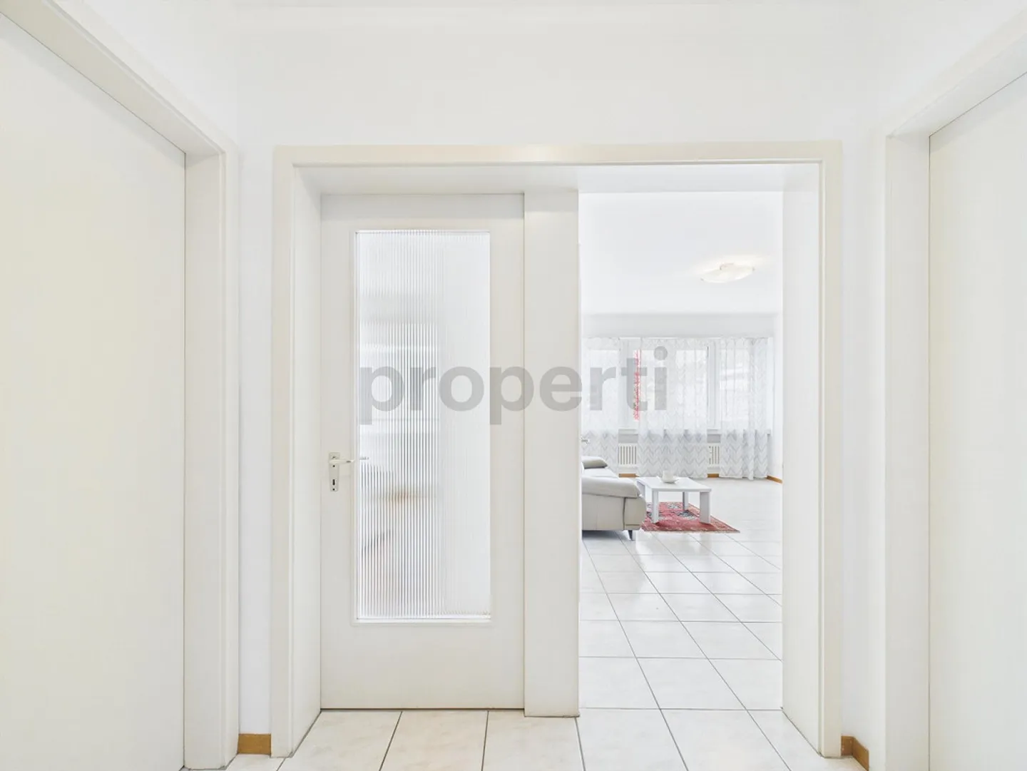 Appartement dans un emplacement central à Minusio avec vue sur le lac - Photo 7 sur 11