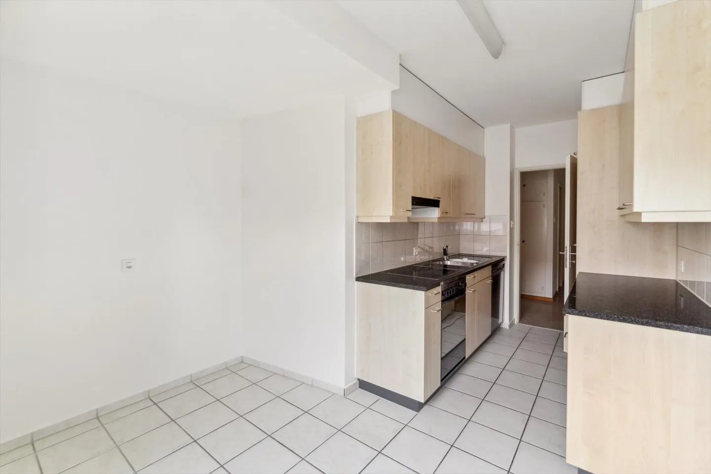 Geräumige 3-Zimmer-Wohnung in Riehen - Foto 3 von 9
