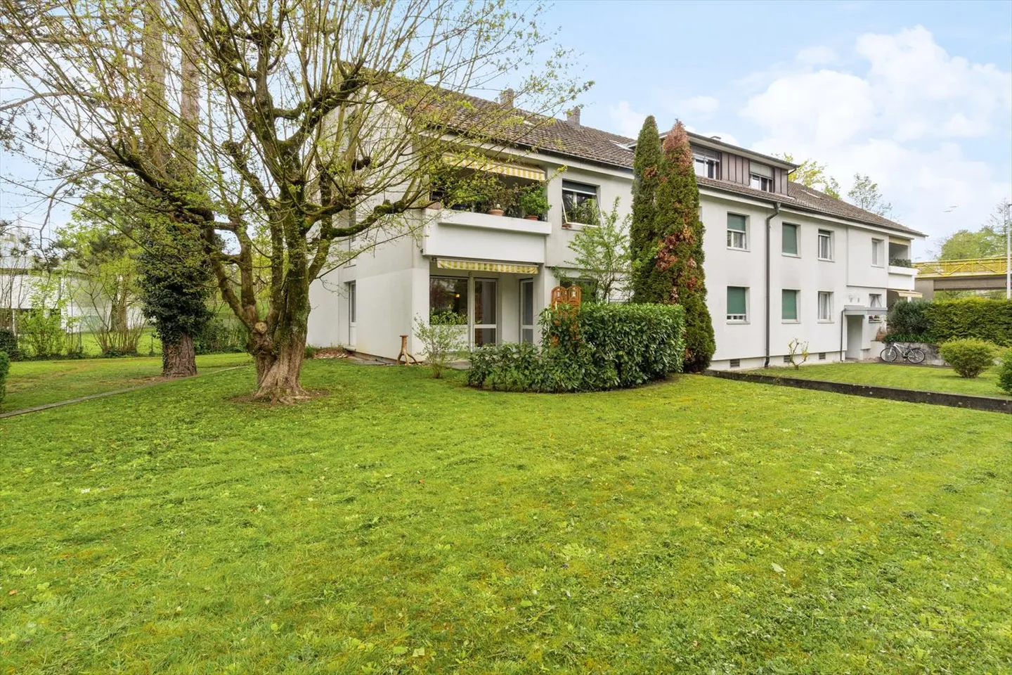 Geräumige 3-Zimmer-Wohnung in Riehen - Foto 1 von 9