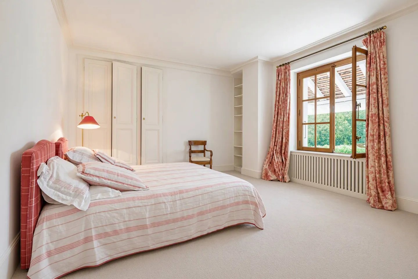 9-room adjoining house - Photo 3 of 8