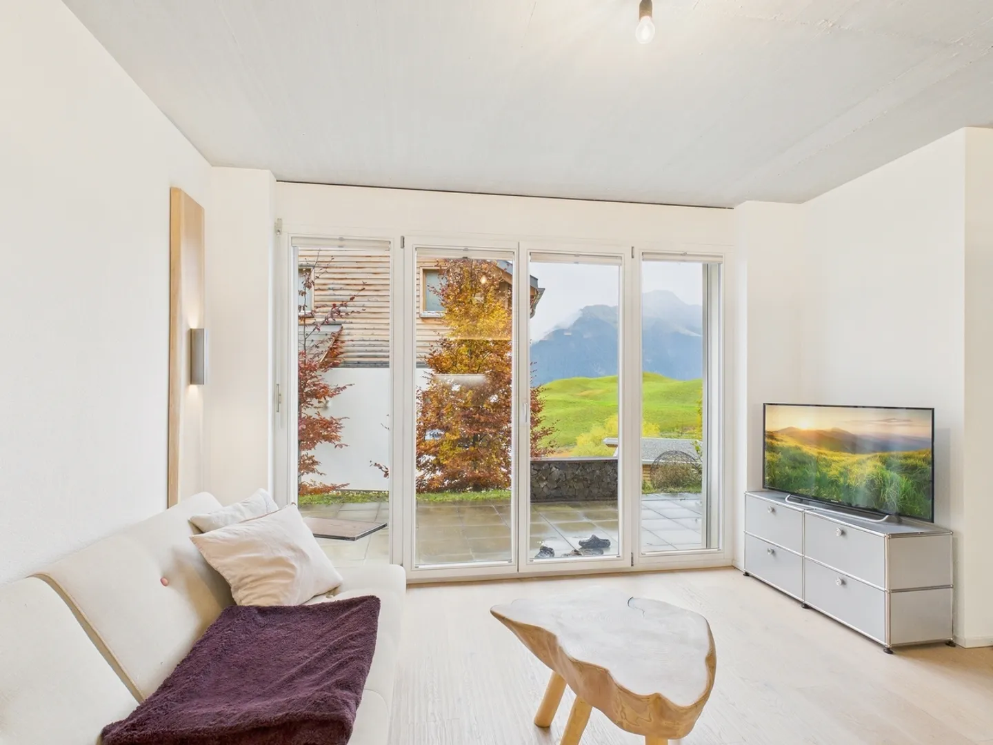 Appartement moderne de 2,5 pièces avec terrasse de jardin spacieuse à Vattiz - le parfait deuxième domicile dans la vallée de Lumnezia - Photo 2 sur 12