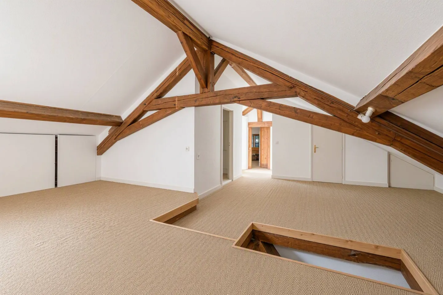 9-room adjoining house - Photo 7 of 8