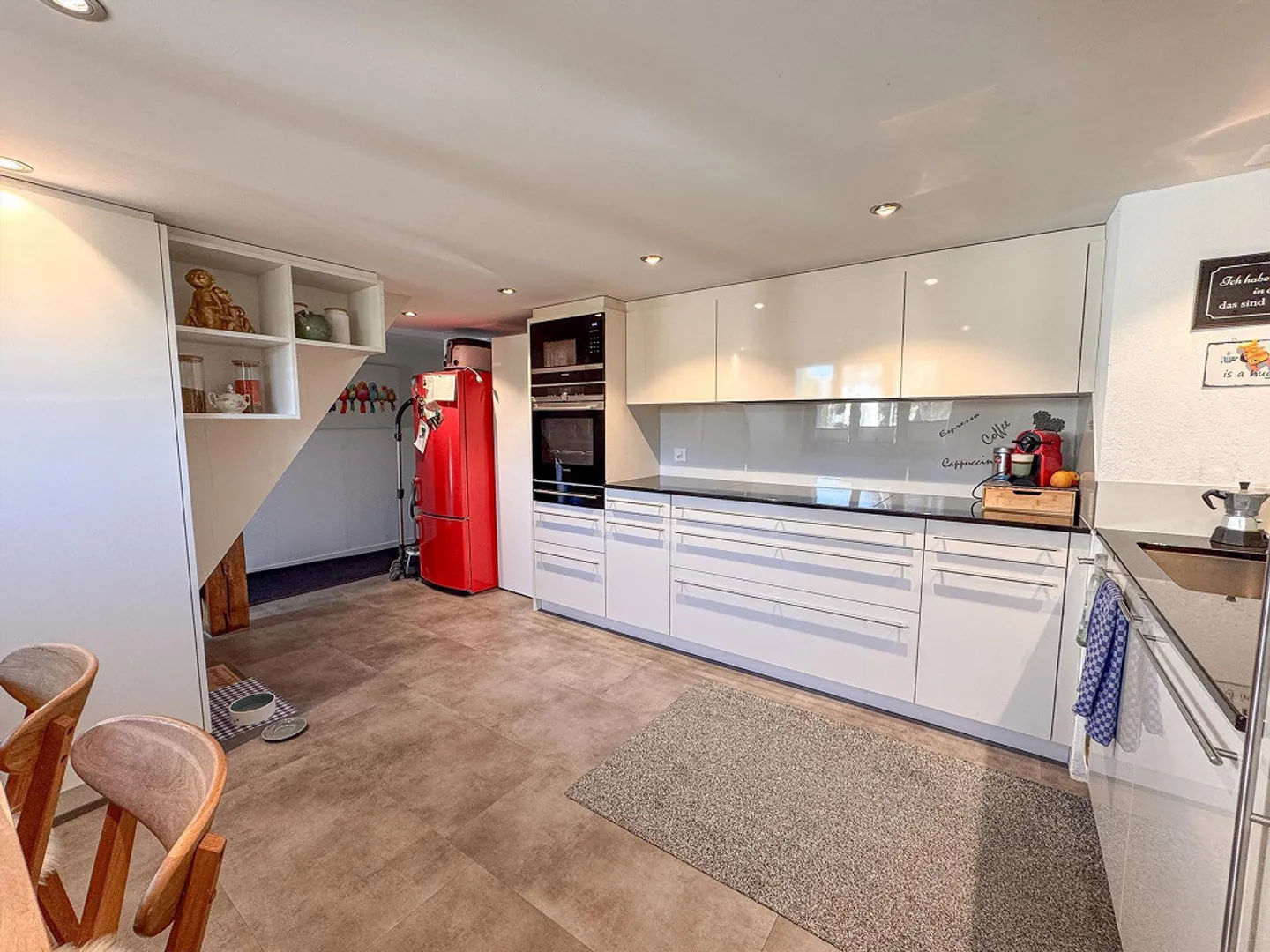 Liebevoll renov. Wohnhaus mit Scheune, grosszügige Umgebung (B - Foto 3 von 28