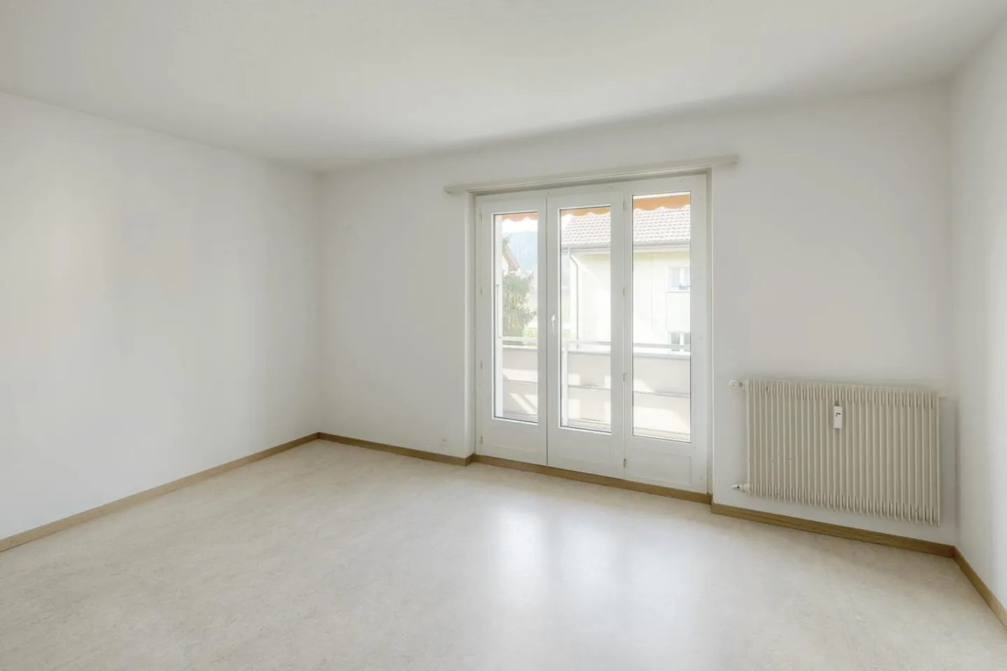 Apartment for rent - Photo 3 of 8