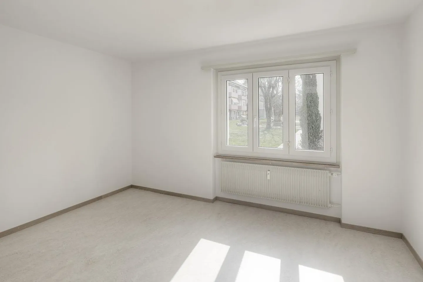 Apartment for rent - Photo 6 of 8