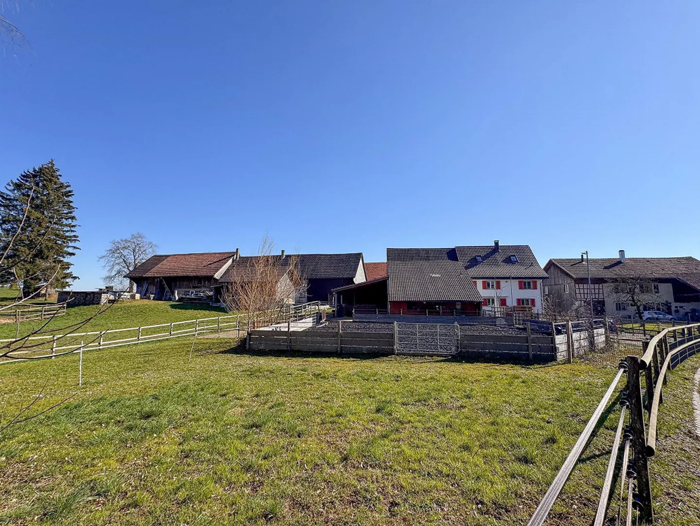 Liebevoll renov. Wohnhaus mit Scheune, grosszügige Umgebung (B - Foto 20 von 28