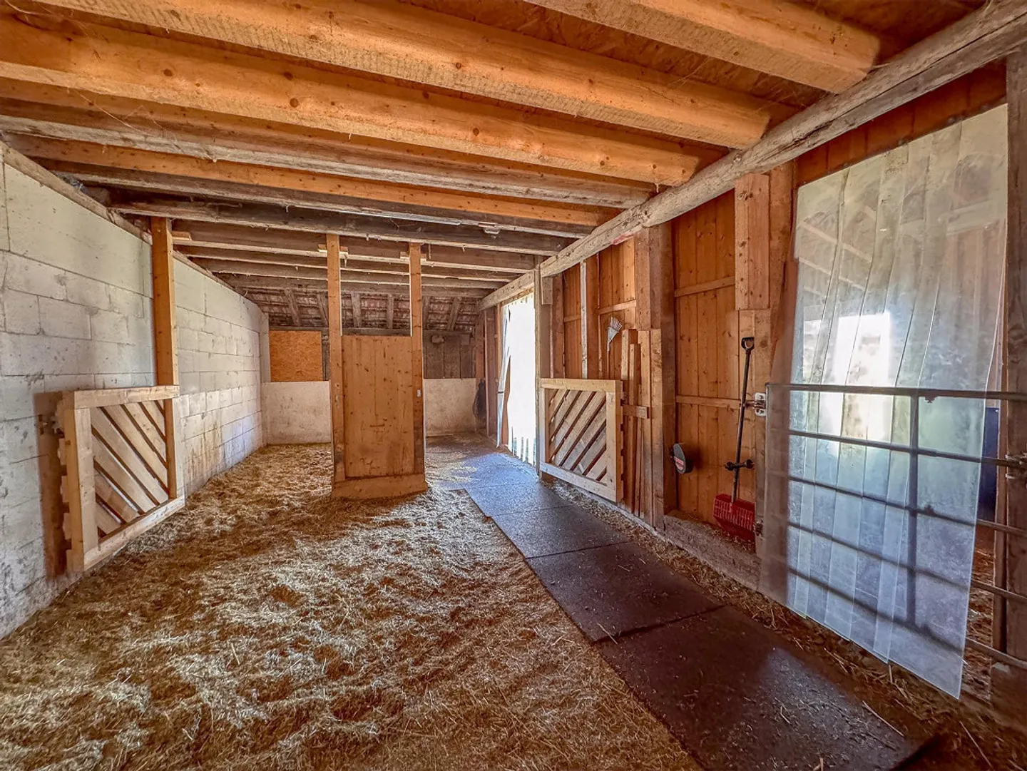 Liebevoll renov. Wohnhaus mit Scheune, grosszügige Umgebung (B - Foto 22 von 28