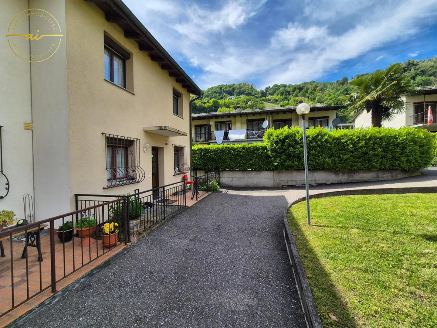Casa a schiera luminosa con giardino a Barbengo - Foto 1 di 13