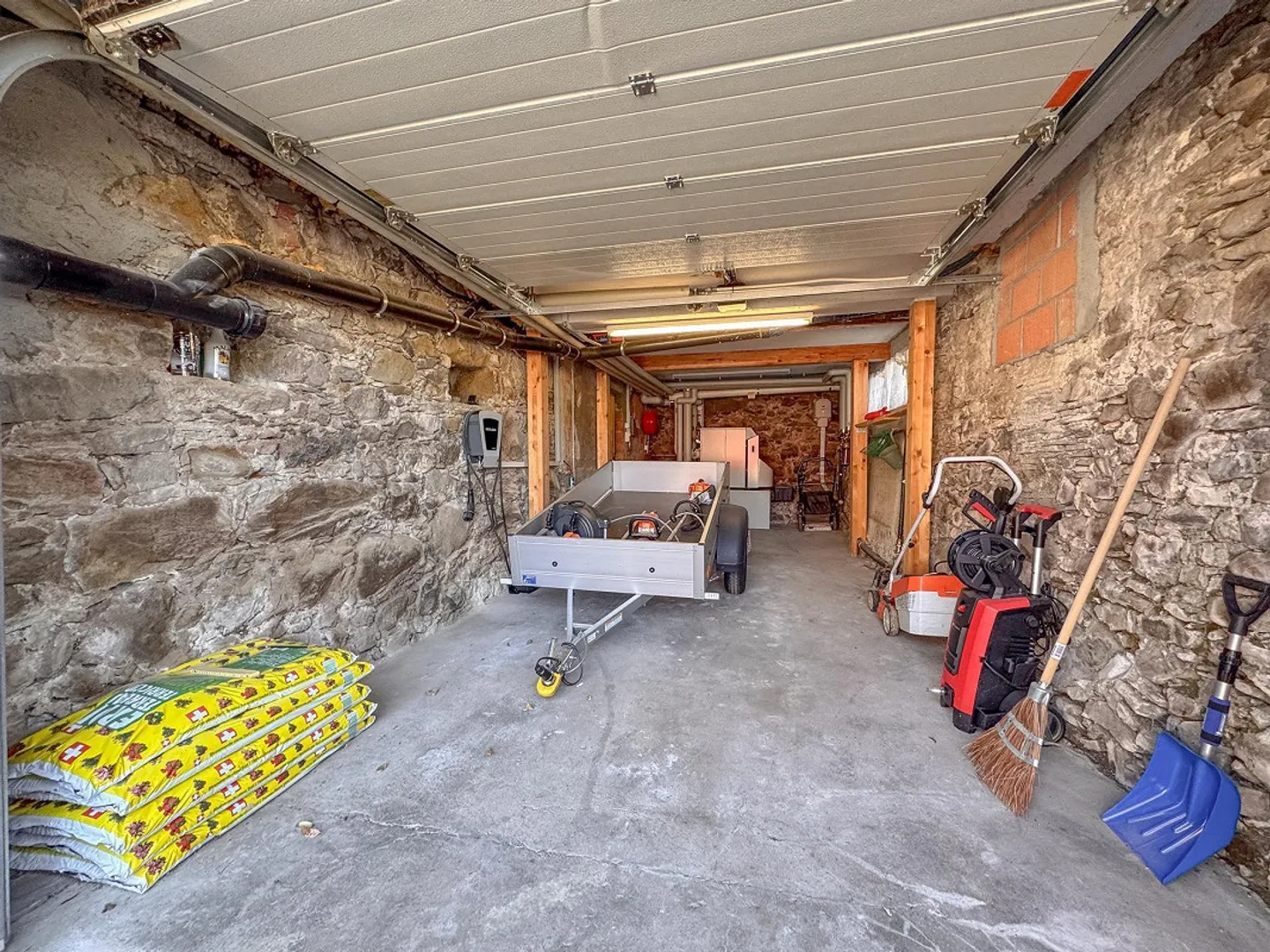 Liebevoll renov. Wohnhaus mit Scheune, grosszügige Umgebung (B - Foto 25 von 28