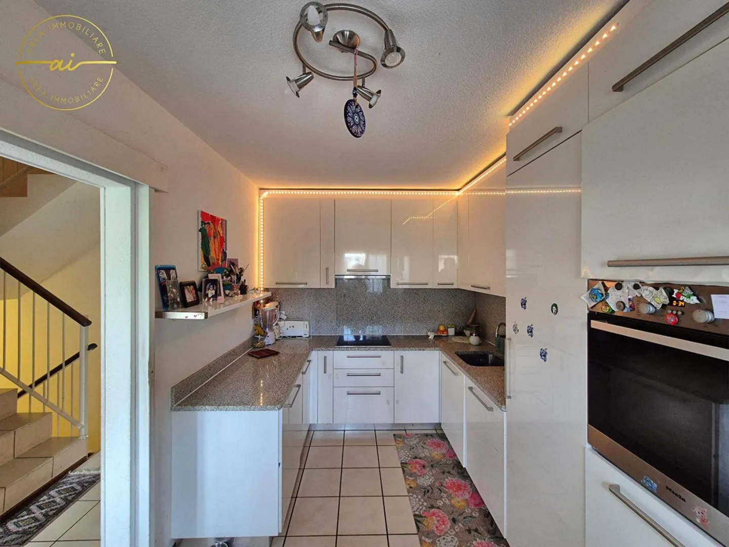 Casa a schiera luminosa con giardino a Barbengo - Foto 10 di 13