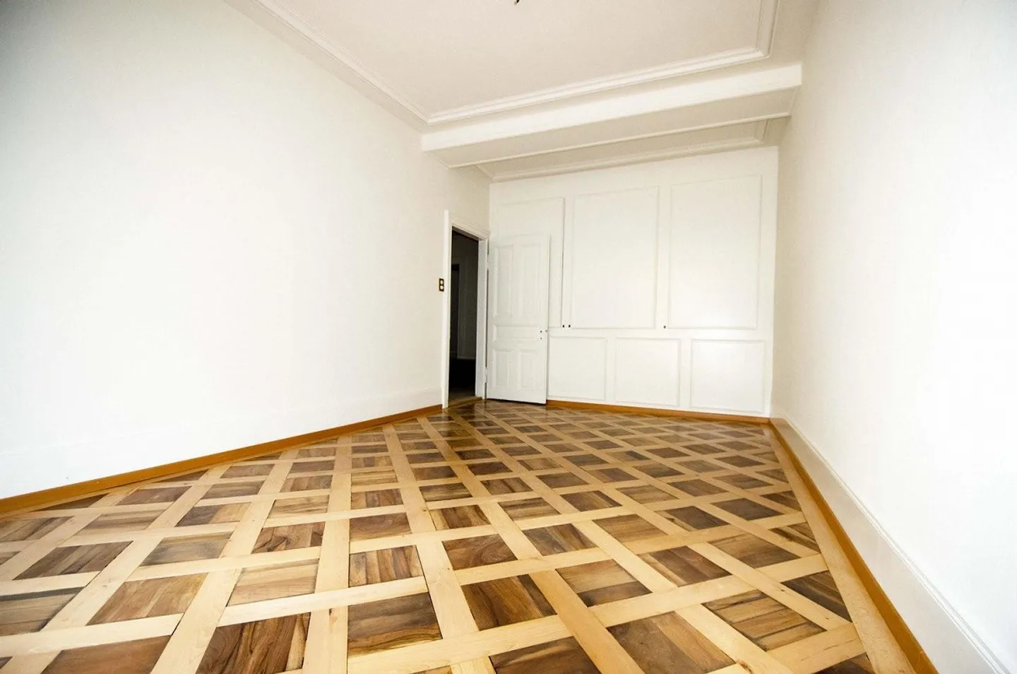 Superbe appartement de 6 pièces au centre à louer ! - Photo 2 sur 6