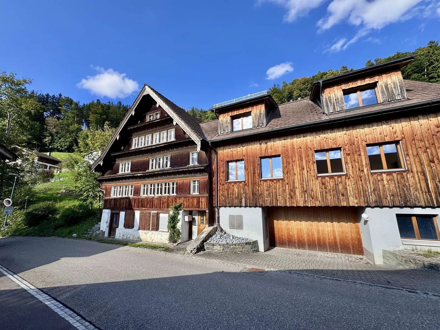 Charmante Mehrfamilienhäuser - Foto 2 von 8