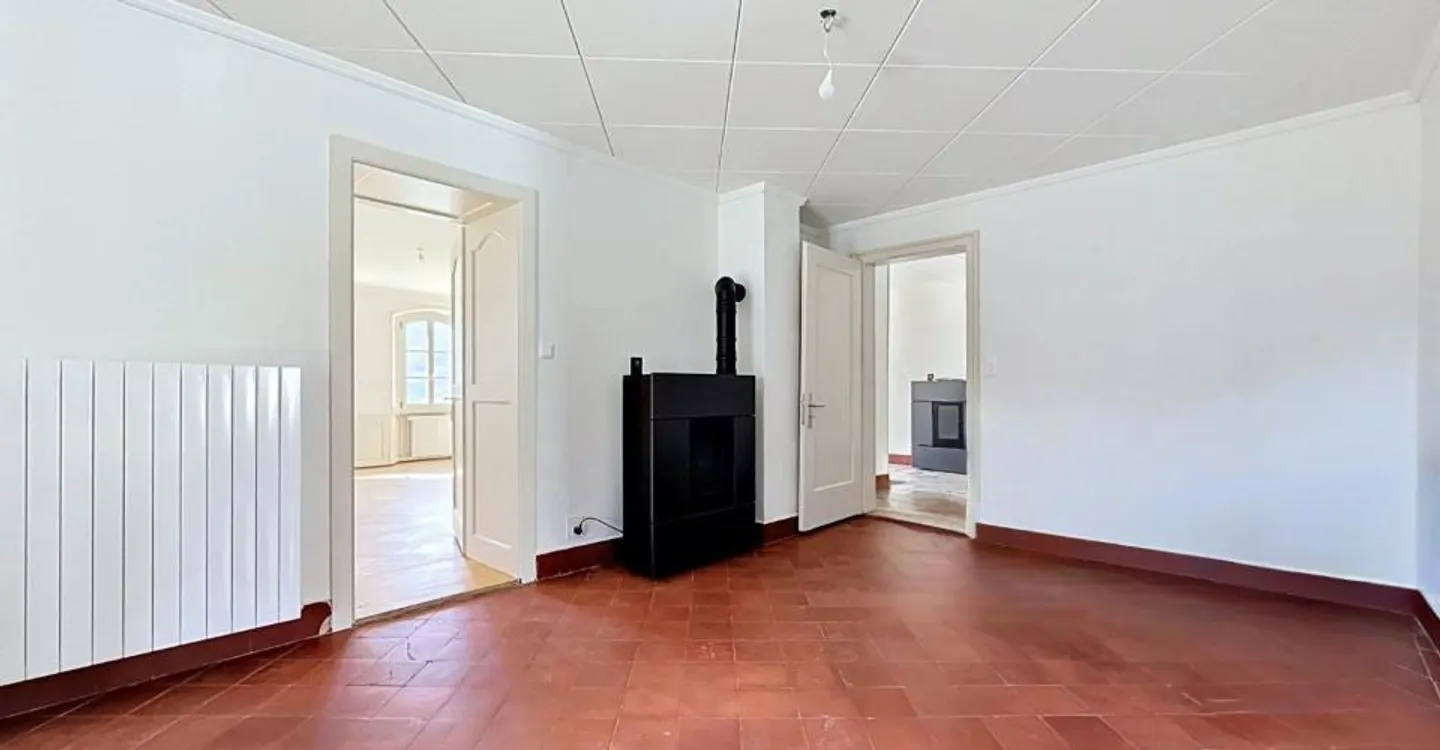 Zu vermieten? Renovierte 4,5 Zimmer von 150 m² mit Garten, Garage und Panoramablick - Foto 5 von 12