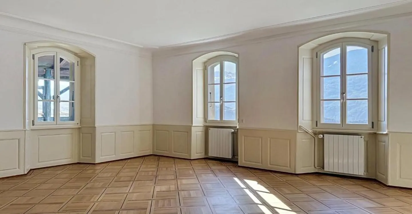 Zu vermieten? Renovierte 4,5 Zimmer von 150 m² mit Garten, Garage und Panoramablick - Foto 9 von 12