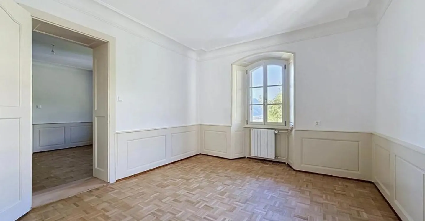 Zu vermieten? Renovierte 4,5 Zimmer von 150 m² mit Garten, Garage und Panoramablick - Foto 11 von 12