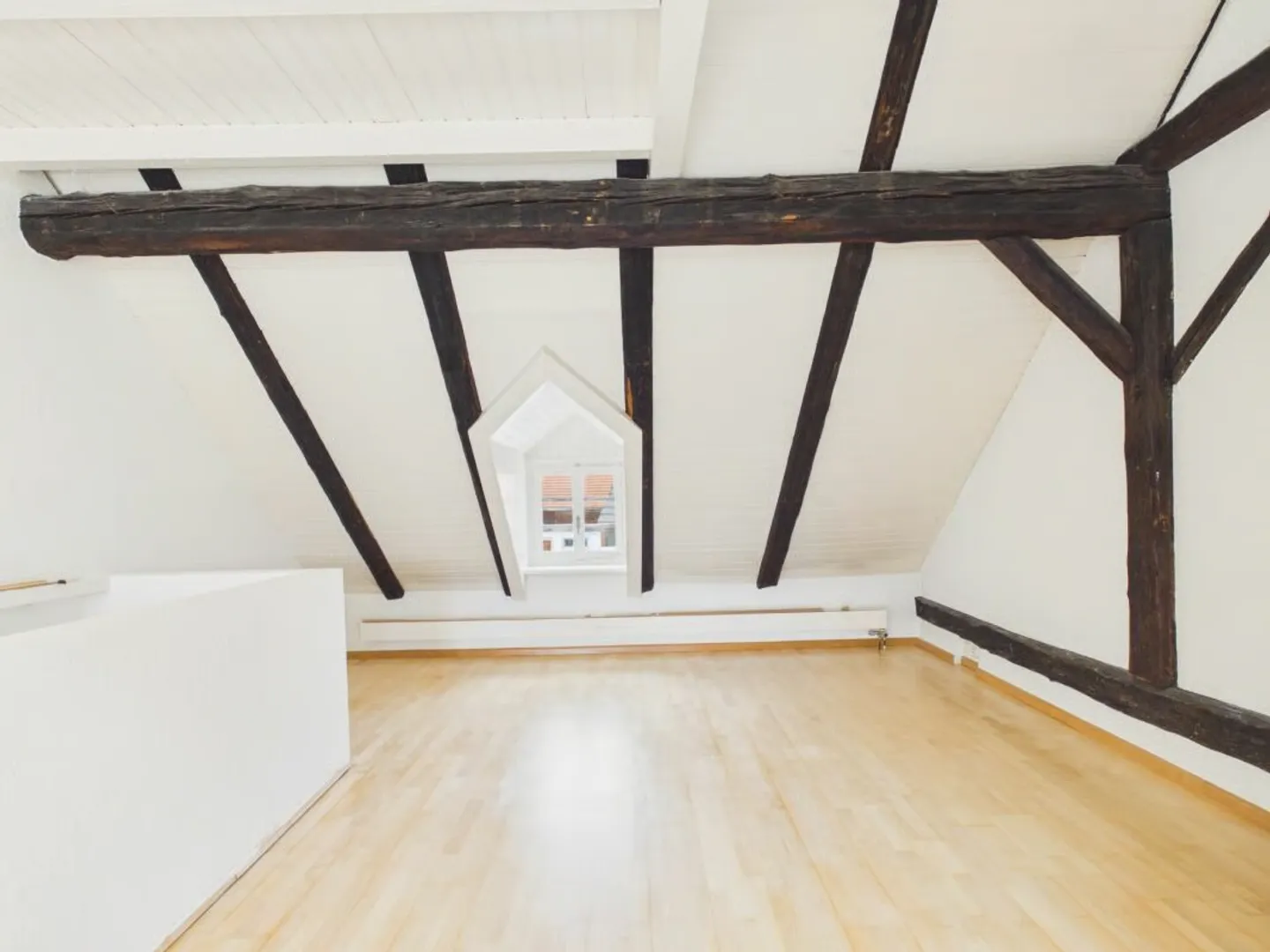 Charming 4.5-Room Townhouse in Historic Surroundings in Mönchaltorf - Photo 12 of 13