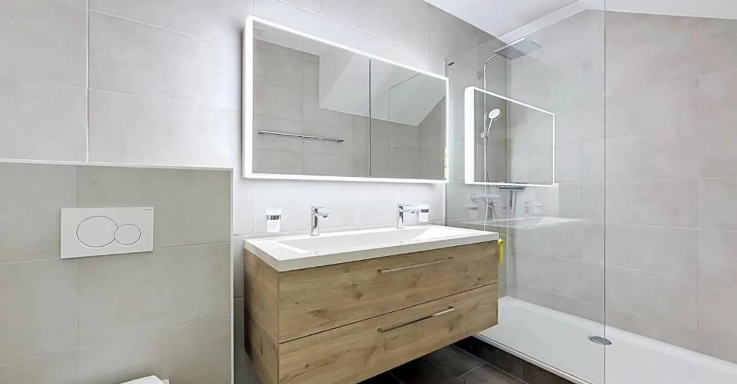 Zu vermieten? Renovierte 4,5 Zimmer von 150 m² mit Garten, Garage und Panoramablick - Foto 12 von 12