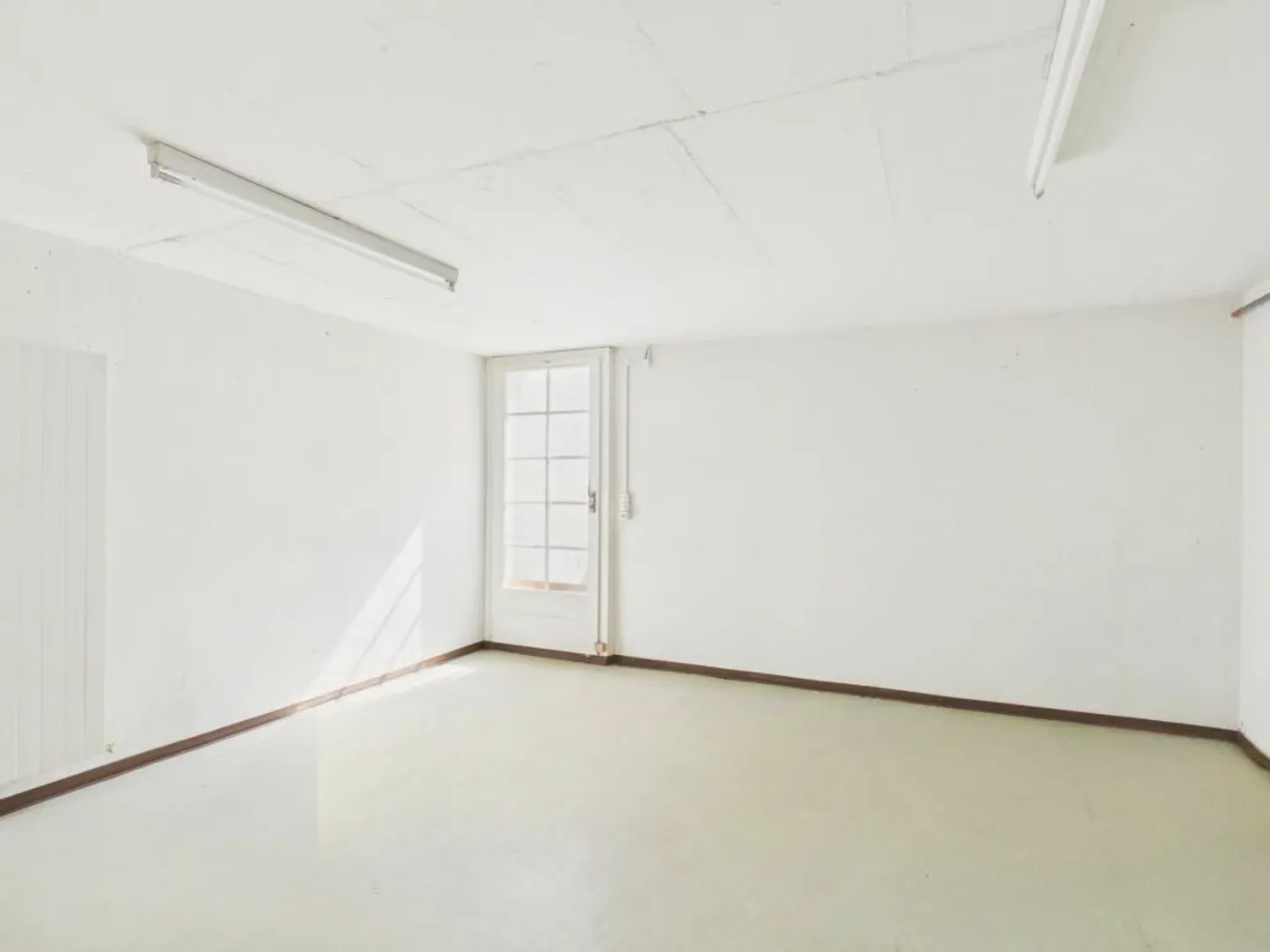 Charming 4.5-Room Townhouse in Historic Surroundings in Mönchaltorf - Photo 13 of 13