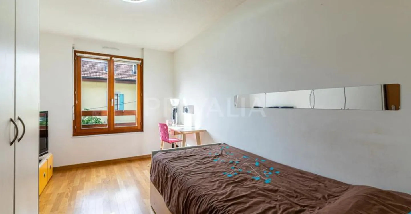 Beautiful furnished crossing apartment in the charming village of Veyrier - Photo 4 of 9