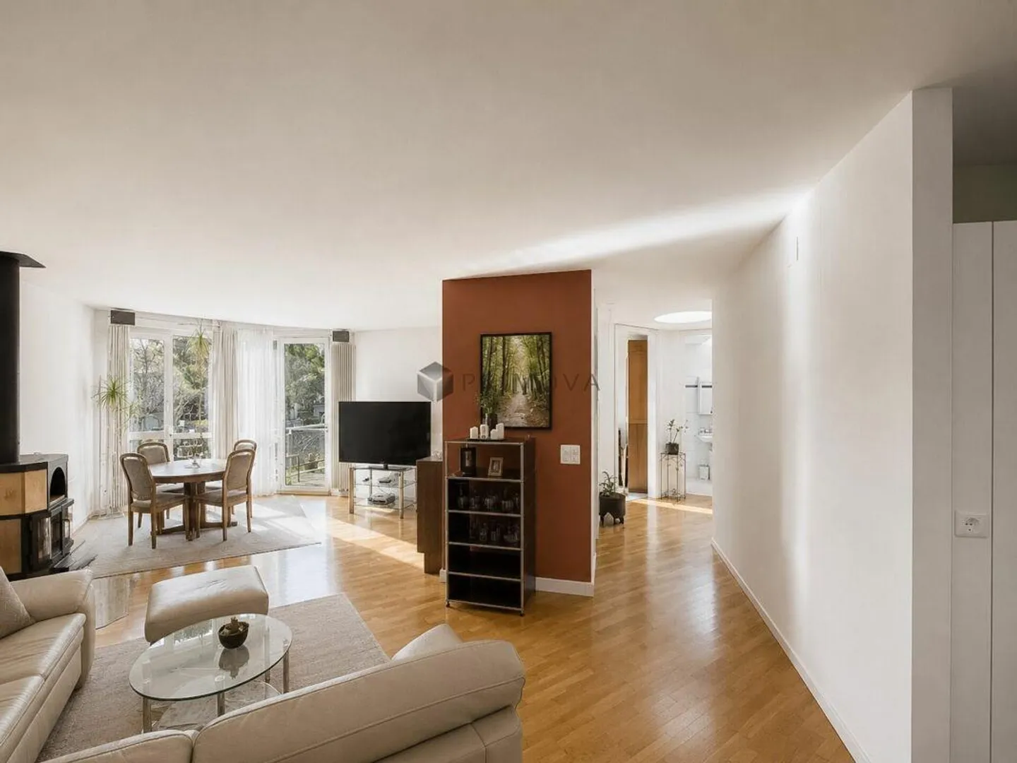 Unique architecture, plenty of light & huge hobby room - Photo 3 of 9