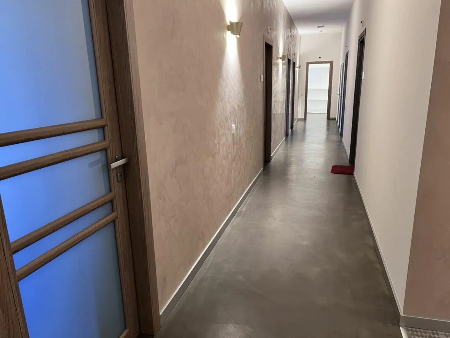 Office in the city center - Photo 2 of 3