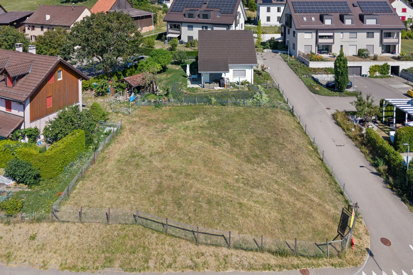 Sunny Plot in Herdern - Photo 4 of 5