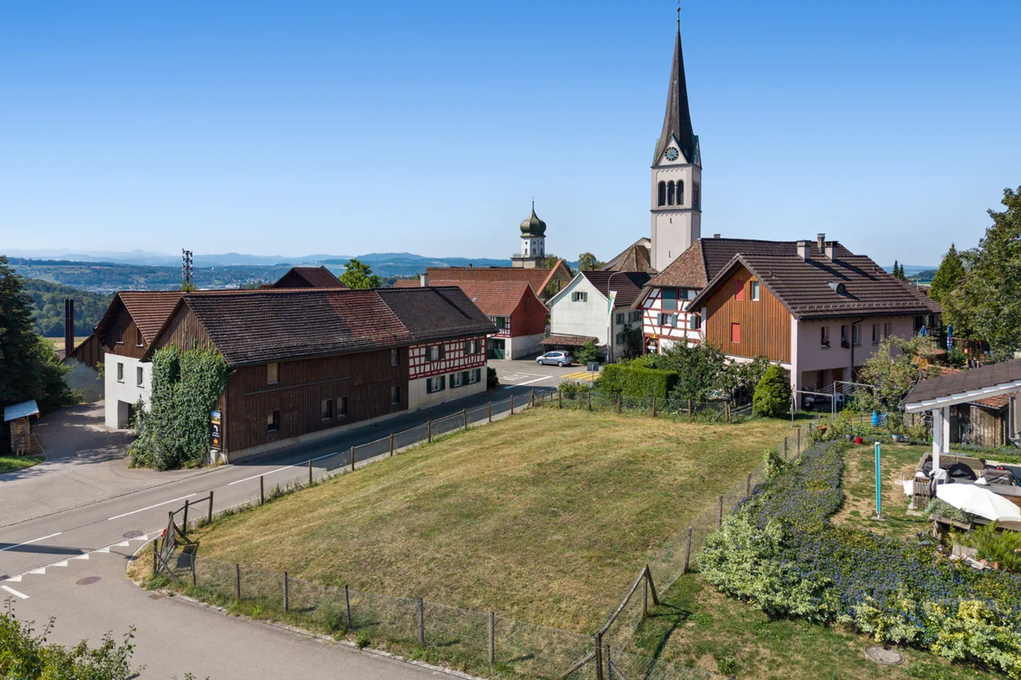 Sunny Plot in Herdern - Photo 1 of 5