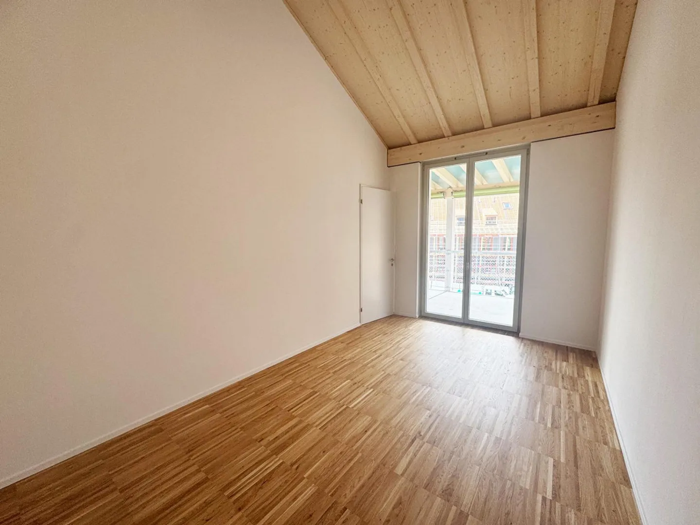 Modernes Apartment mit Garten - Foto 7 von 12