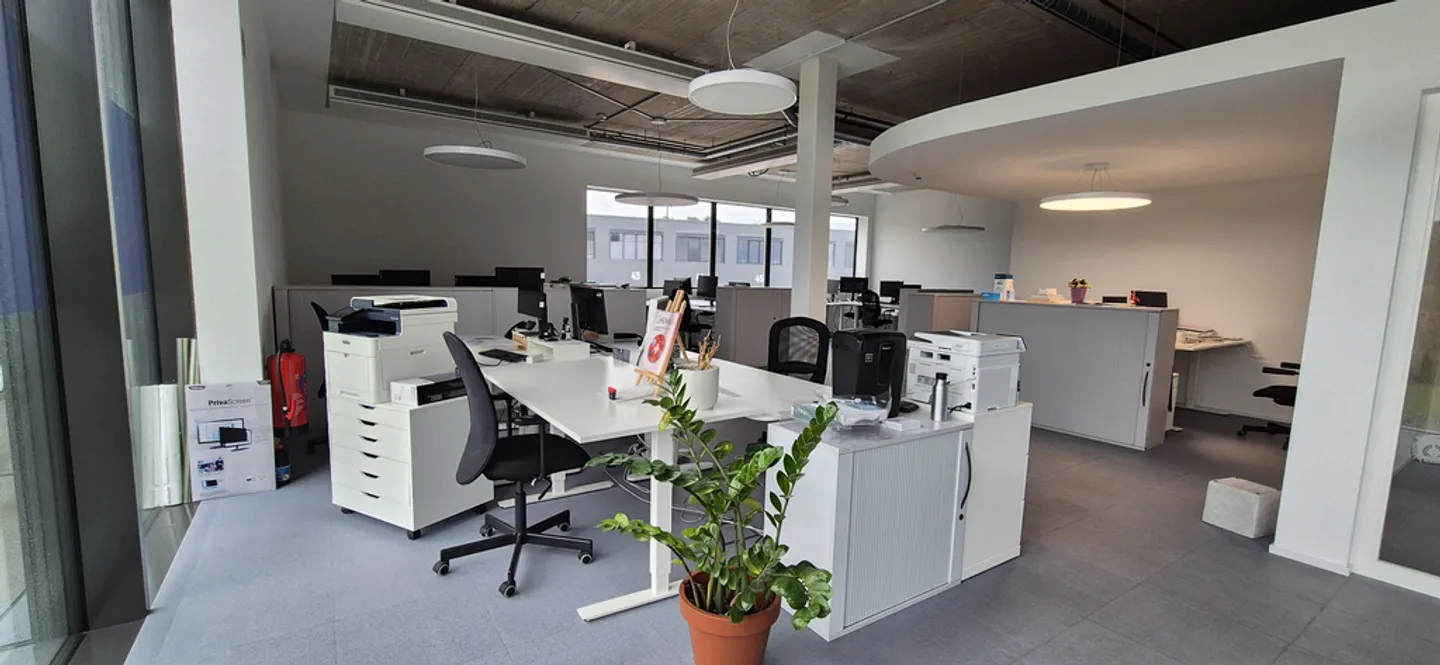Offices with furniture of about 380 m2 in Etoy - Photo 3 of 6