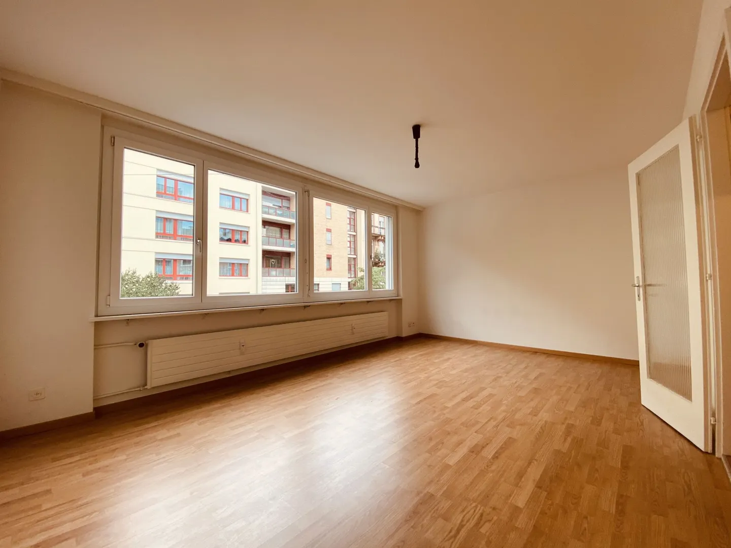 Helle und gemütliche 1 Zimmerwohnung mit Bad und Küche per sofort - Foto 1 von 4