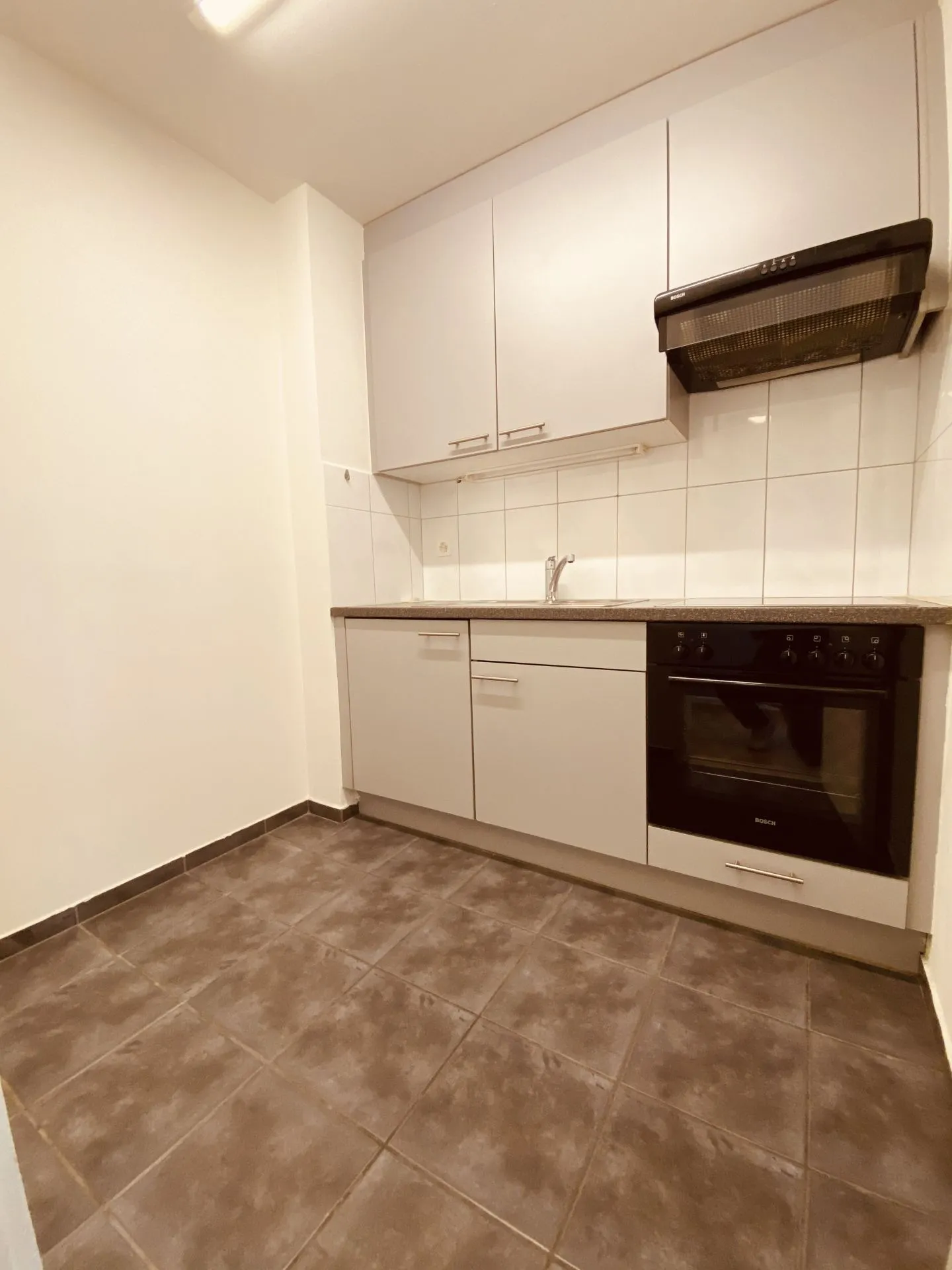 Helle und gemütliche 1 Zimmerwohnung mit Bad und Küche per sofort - Foto 2 von 4