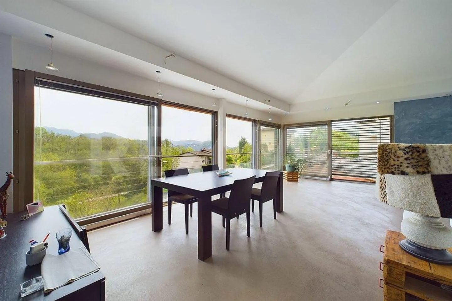 Maison unifamiliale avec bureau séparé idéale pour les familles - Photo 3 sur 13