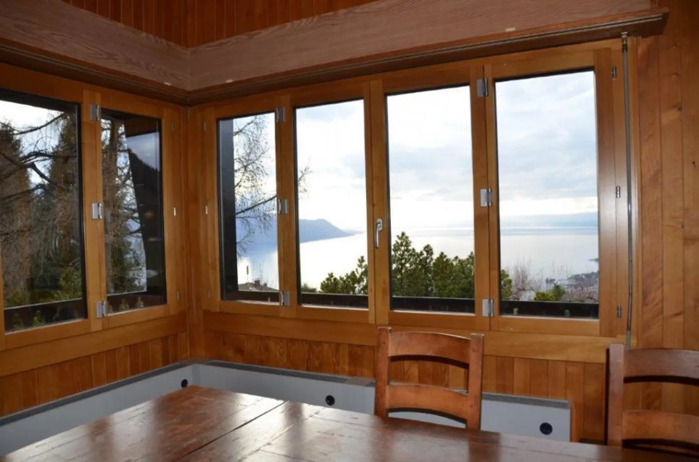 Sehr schönes Chalet mit außergewöhnlichem Blick auf den See - Foto 6 von 13