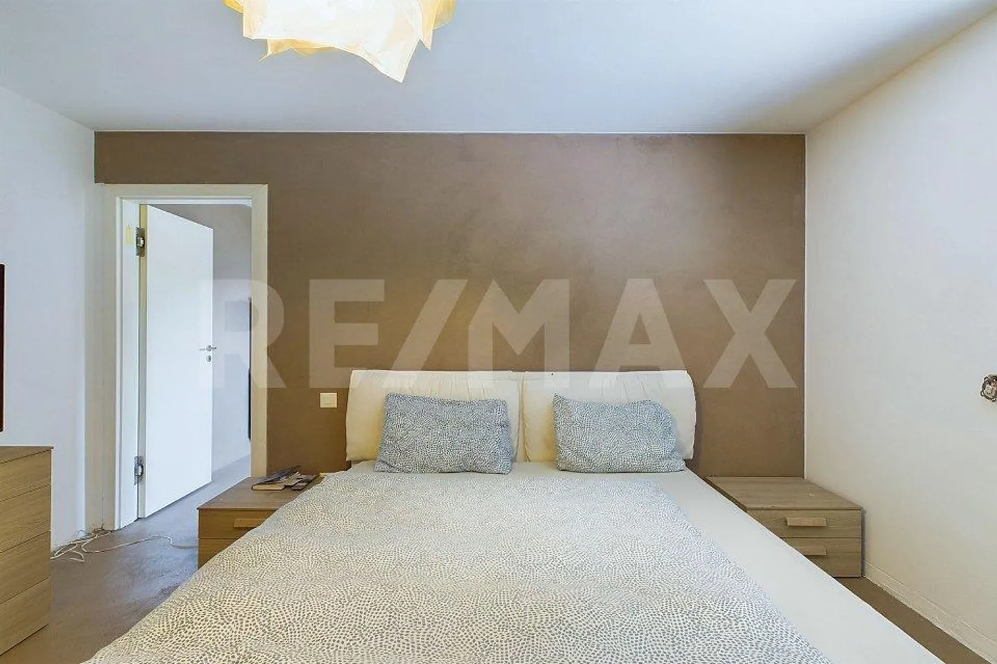 Maison unifamiliale avec bureau séparé idéale pour les familles - Photo 9 sur 13