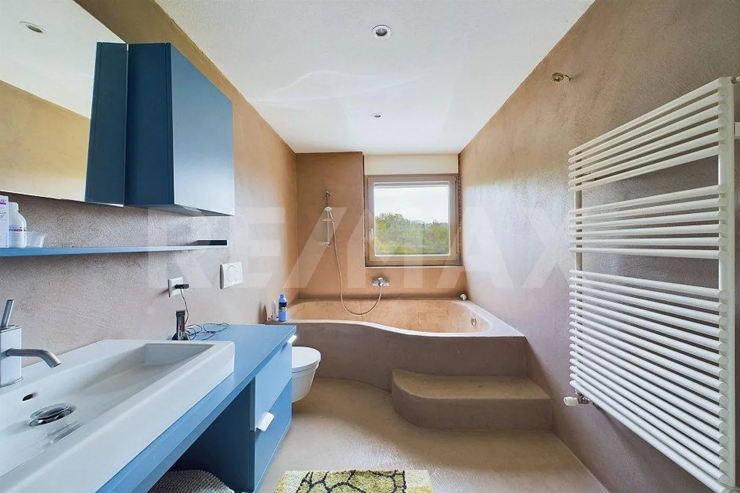 Maison unifamiliale avec bureau séparé idéale pour les familles - Photo 10 sur 13