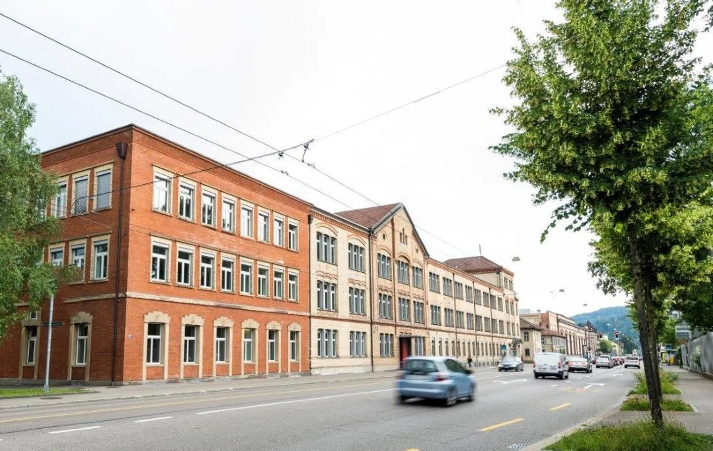 87 m² di superficie per pratica, yoga, ufficio o coaching con il proprio tetto... - Foto 1 di 4