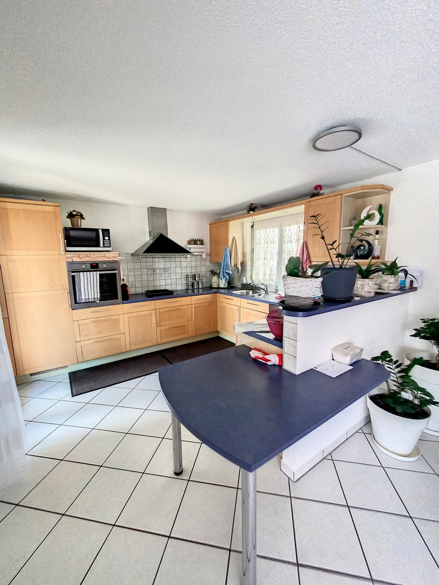 Familienvilla mit 3 Wohnungen und Gemeinschaftspool - Foto 10 von 36