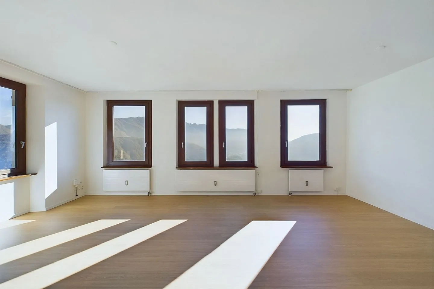 Propriété prestigieuse avec trois appartements indépendants et grand jardin - Carona - Photo 12 sur 13