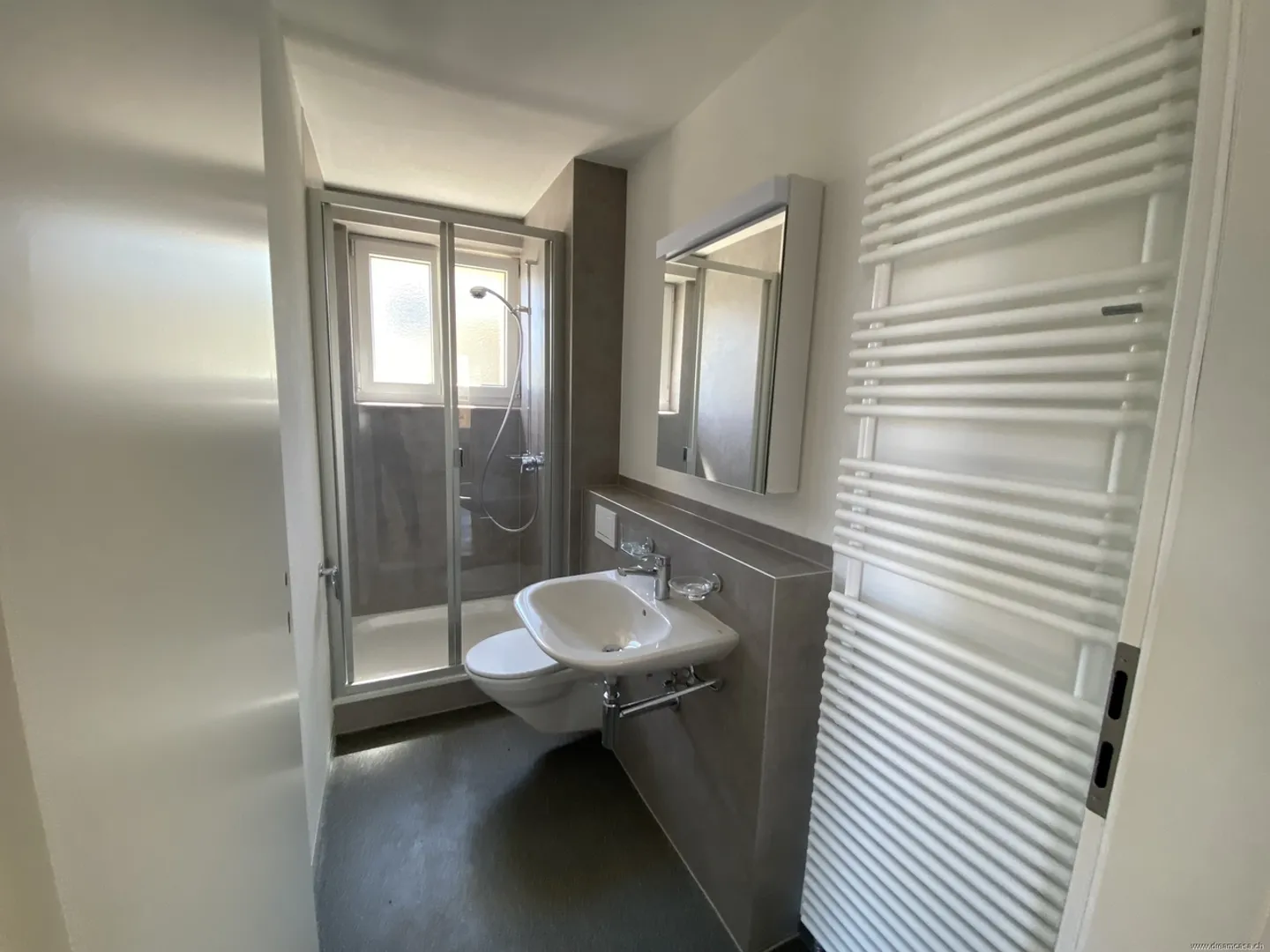 Modern Ground Floor Apartment - Photo 7 of 9