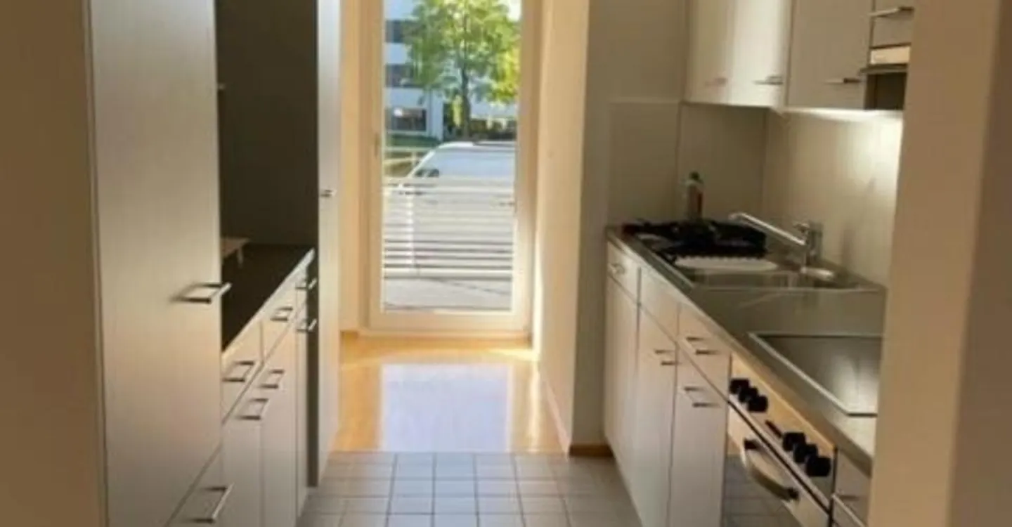 Moderne Wohnung mit 2 Nasszellen sucht neue Mieterschaft ... - Foto 2 di 10