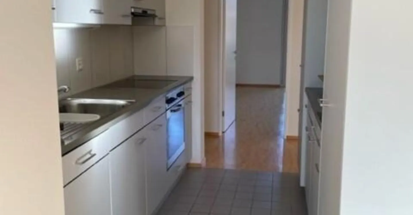 Moderne Wohnung mit 2 Nasszellen sucht neue Mieterschaft ... - Foto 3 di 10