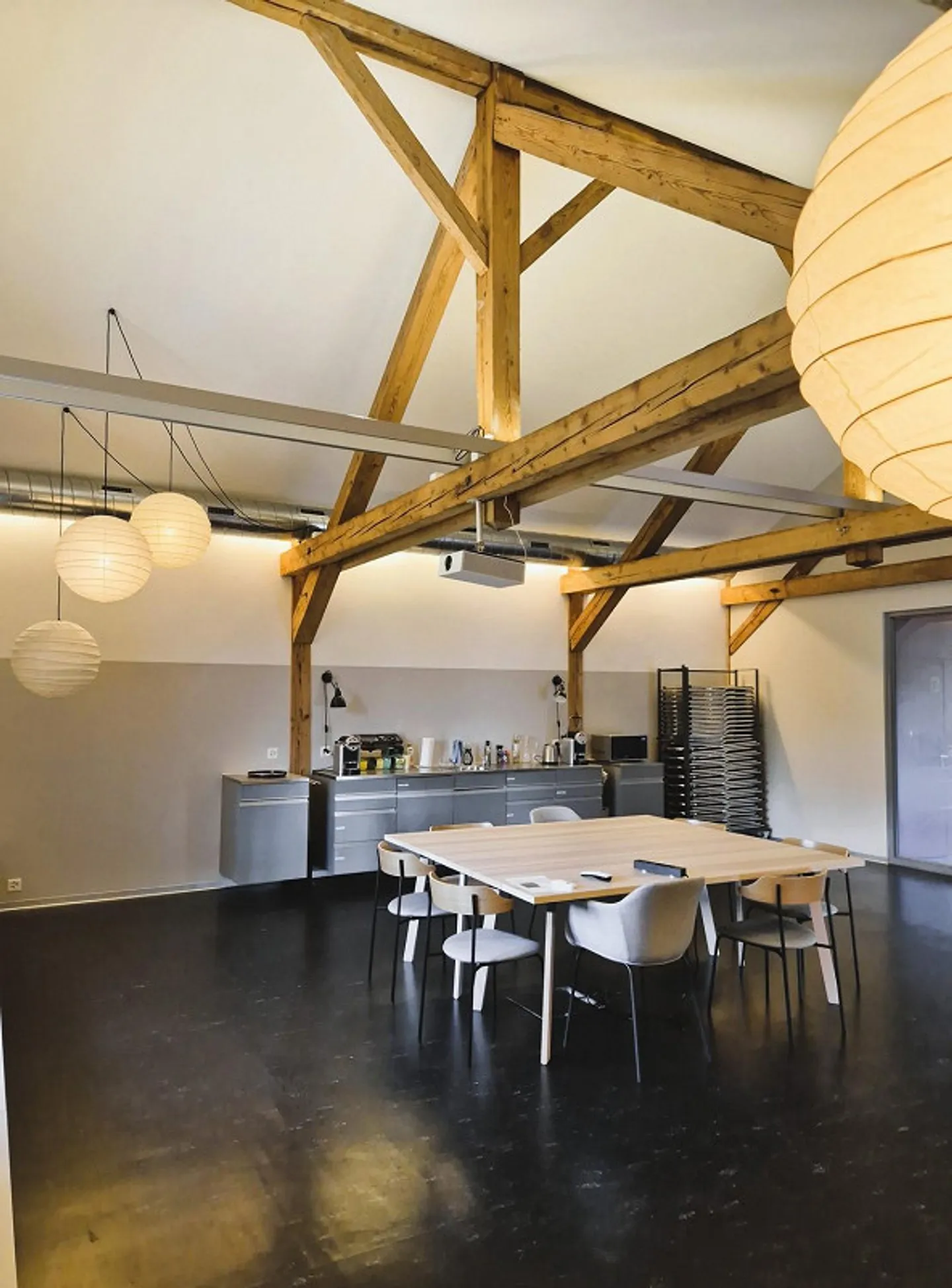 87 m² di superficie per pratica, yoga, ufficio o coaching con il proprio tetto... - Foto 2 di 4