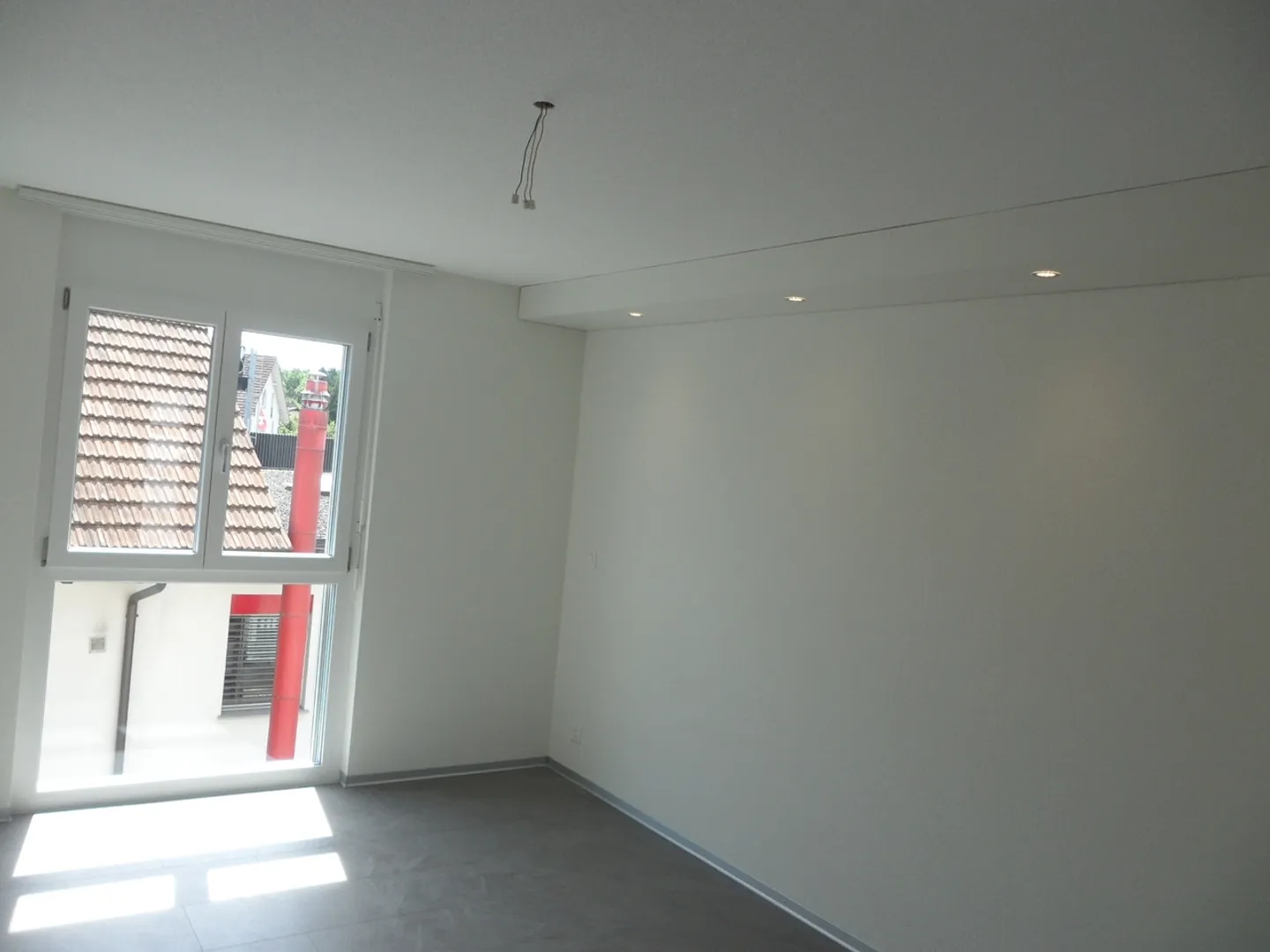 Beautiful & Modern 3.5 Room Apartment with Balcony (Built in 2015) in Luterbach, Canton SO - Photo 6 of 10