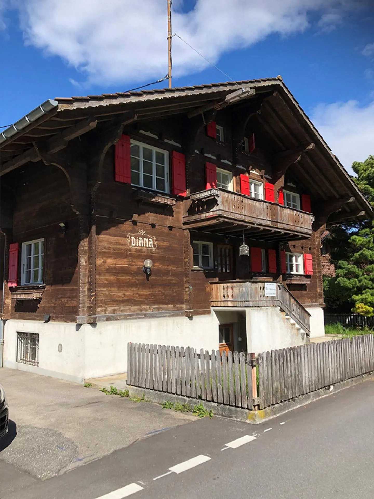 House with 2 apartments - Photo 7 of 13