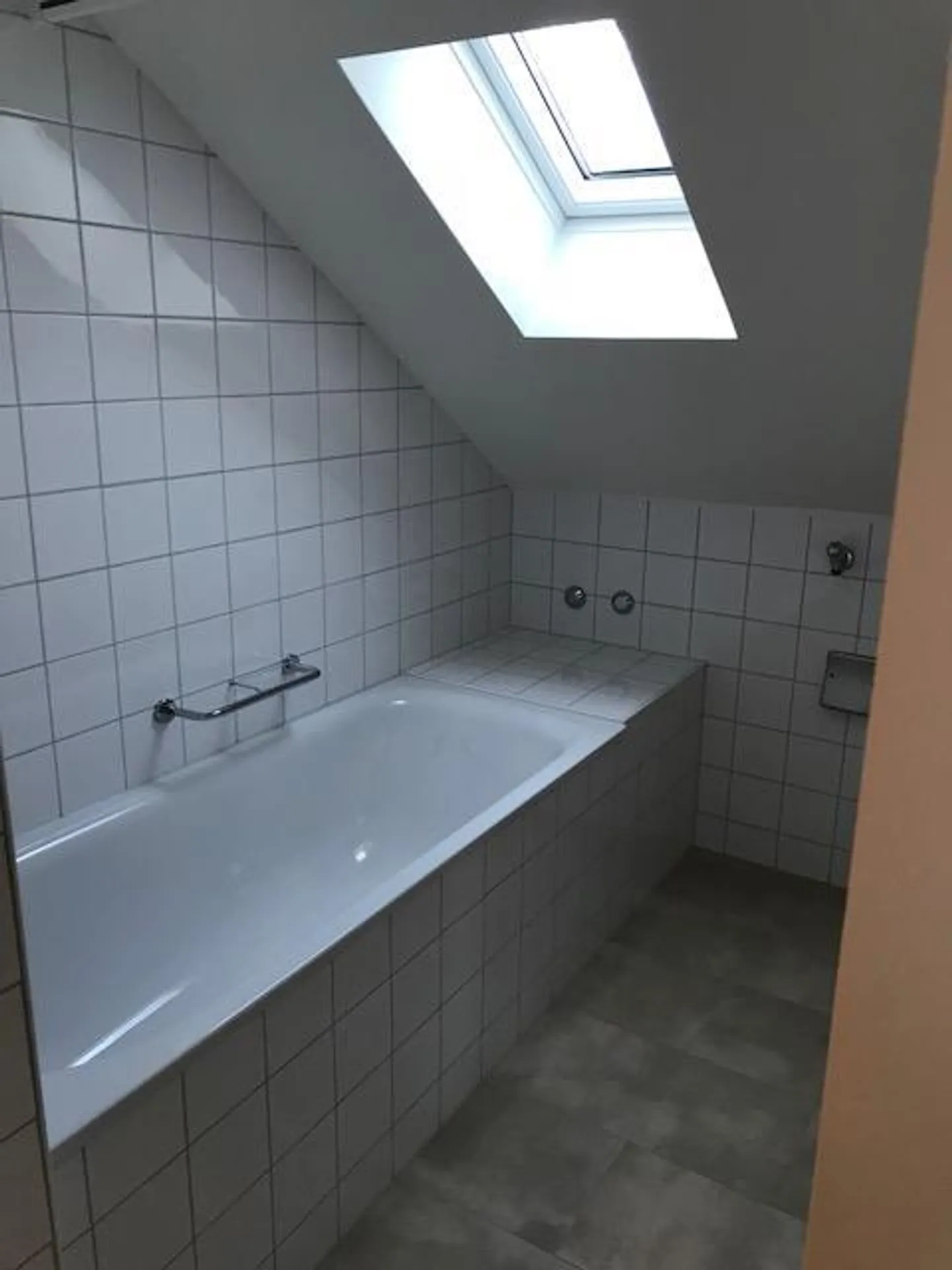 Bellissimo appartamento mansardato di 4,5 locali con terrazza - Foto 5 di 13