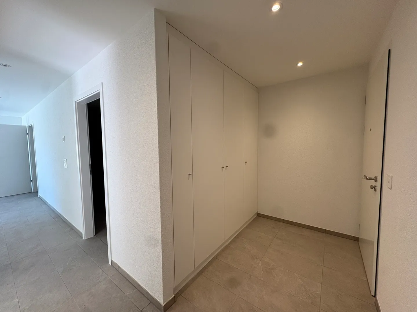 Magnificent new 3.5-room apartment available from June 1, 2026 - Photo 2 of 9
